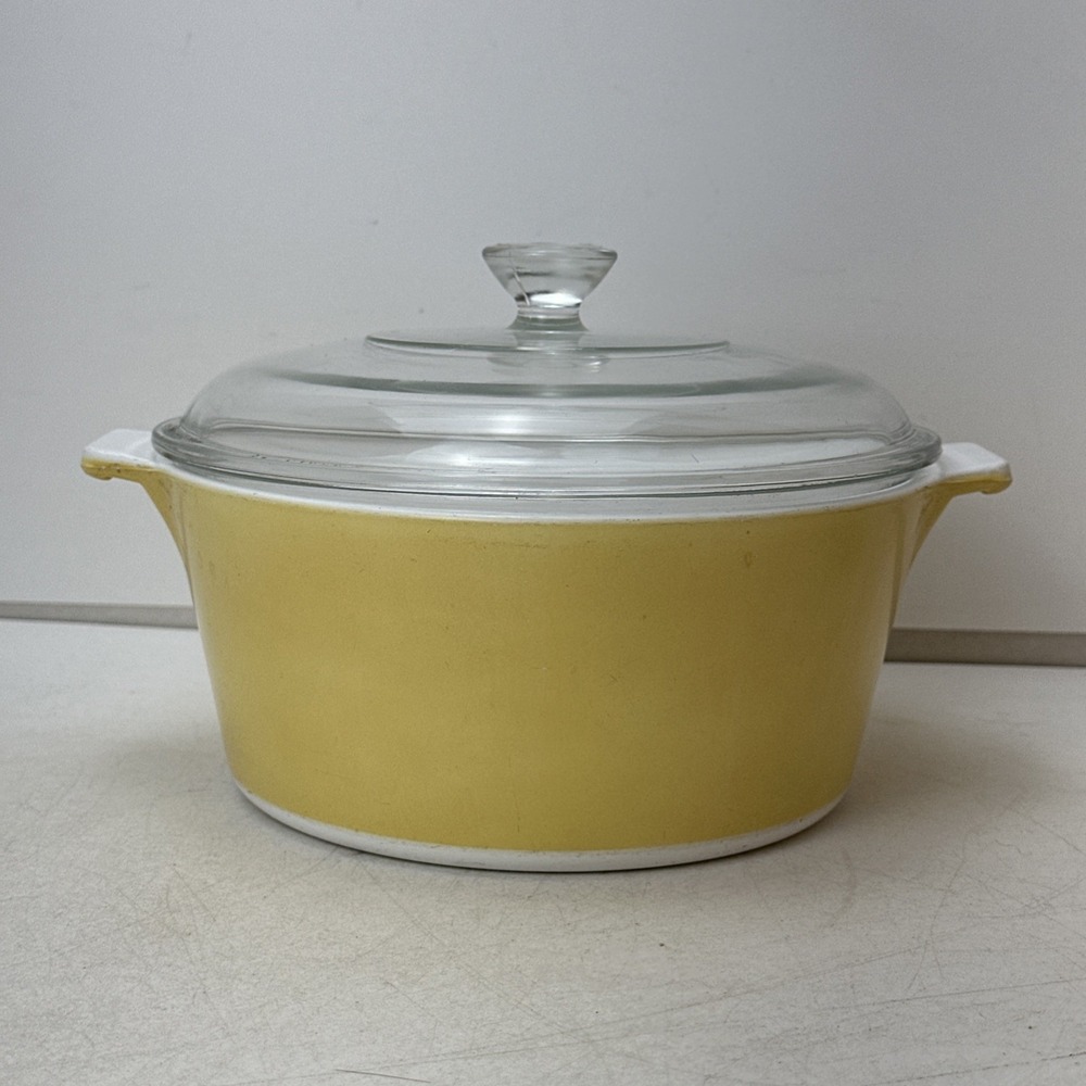 Vintage Corning Ware Yellow Round with Lid Casserole Dish B 1-3/4-B 1.75 Quart